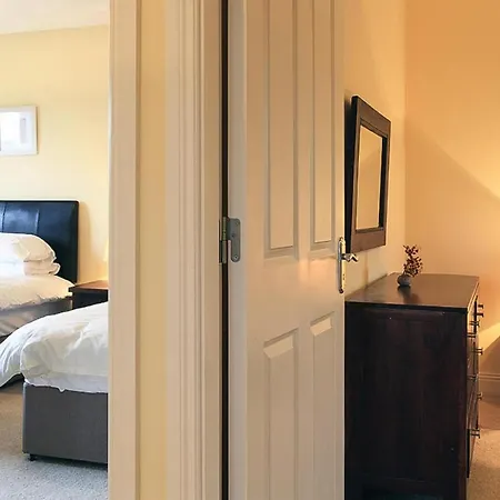 Holiday - Eir03103g-f * Kenmare